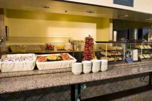 Embassy Suites Hotel Seattle Tacoma Airport free breakfast